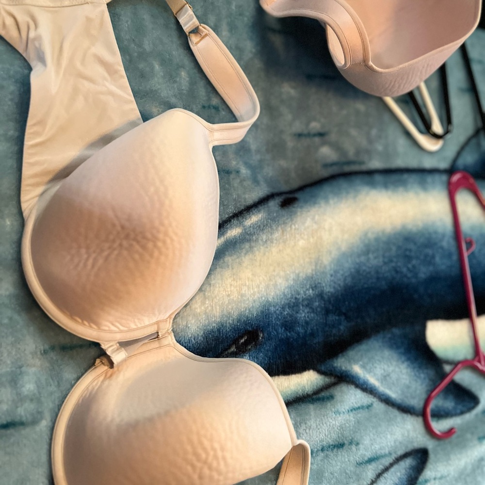 Third love bra cream color inn good condition sill lots of wear left 36f